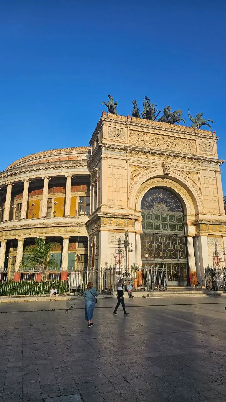 Teatr Politeama w Palermo na Sycylii